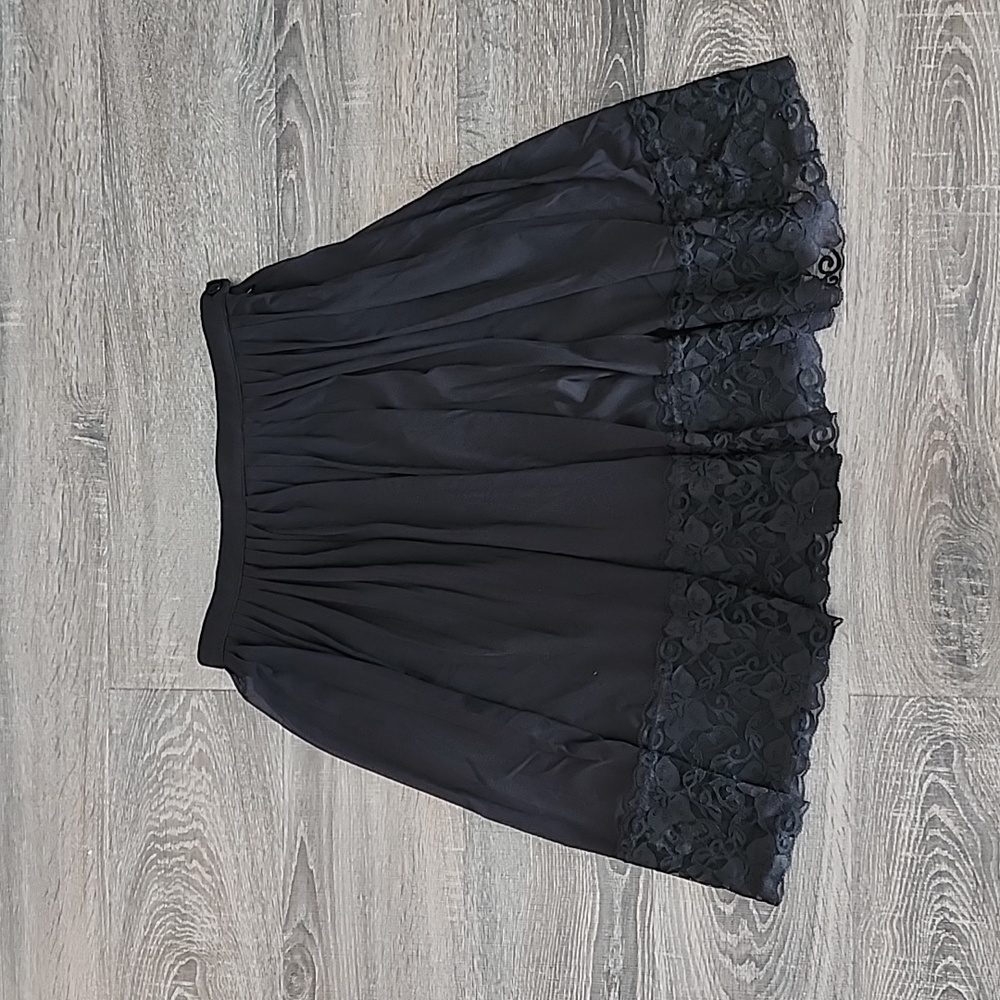 ❄️ Jacob lace trim Skirt ❄️